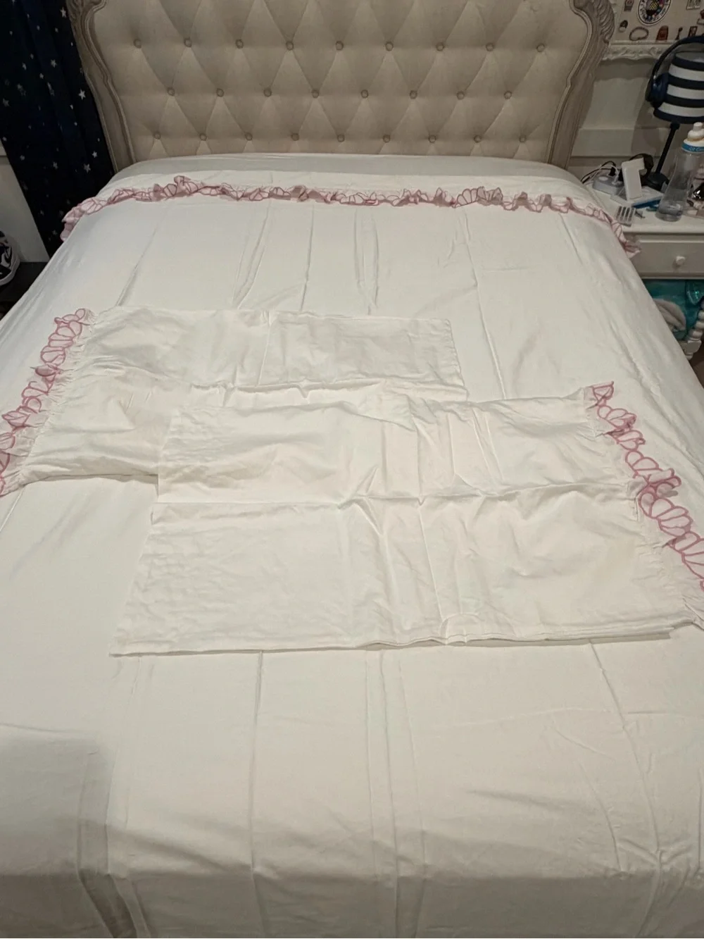 New Queen Anthropologie ferra cotton embroidered sheet set pink white scalloped